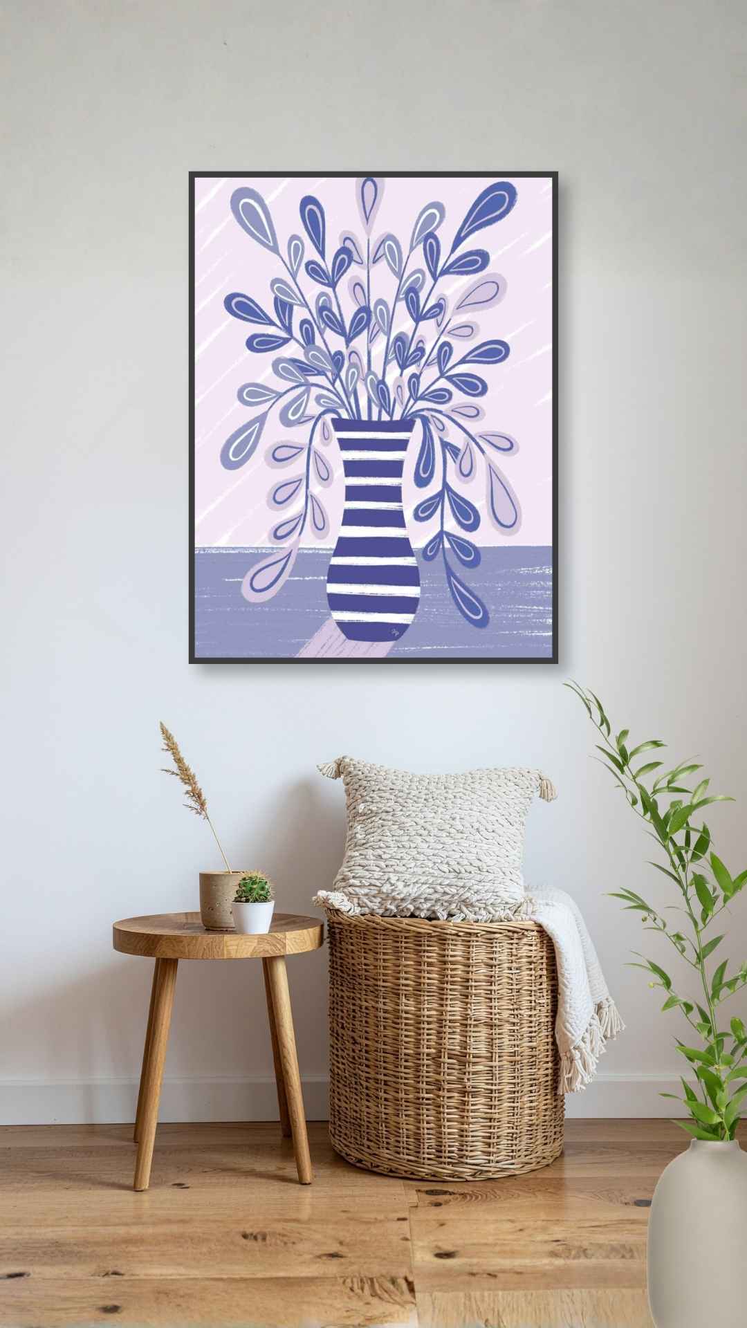 Vase med lilla blomster