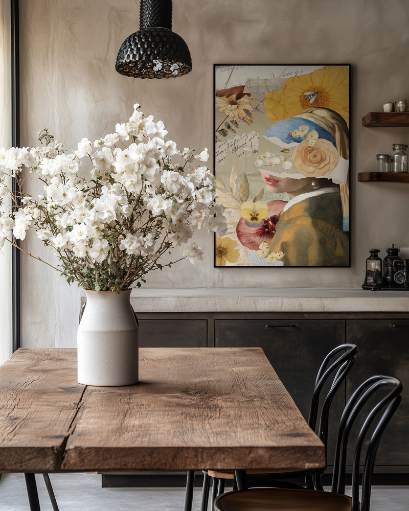 Kvindefigur med blomster